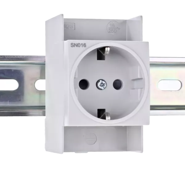 Hager SN016 на DIN-рейку Розетка